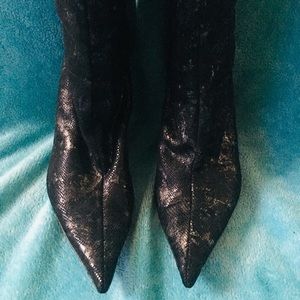 Prodotto Heel Boots.  Made in Italy.